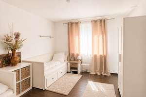 🅝🅔🅤 | Gepflegte 2-Zimmer-Wohnung – vollmöbliert, bezugsfrei, mit Garage – Schleißheimerstraße 515, 80933 Lerchenau-Ost, München – Vorschaubild 3
