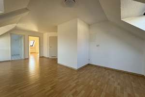 Schöne 2-Raum-Wohnung mit Balkon und Tiefgaragenstellplatz in ruhiger Lage! – Hauffstraße 3,5, 39114 Herrenkrug, Magdeburg – Vorschaubild 3