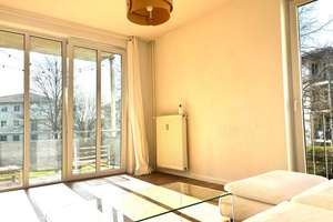 Sehr schöne und großzügige 2 Zimmer-Etagenwohnung mit Balkon