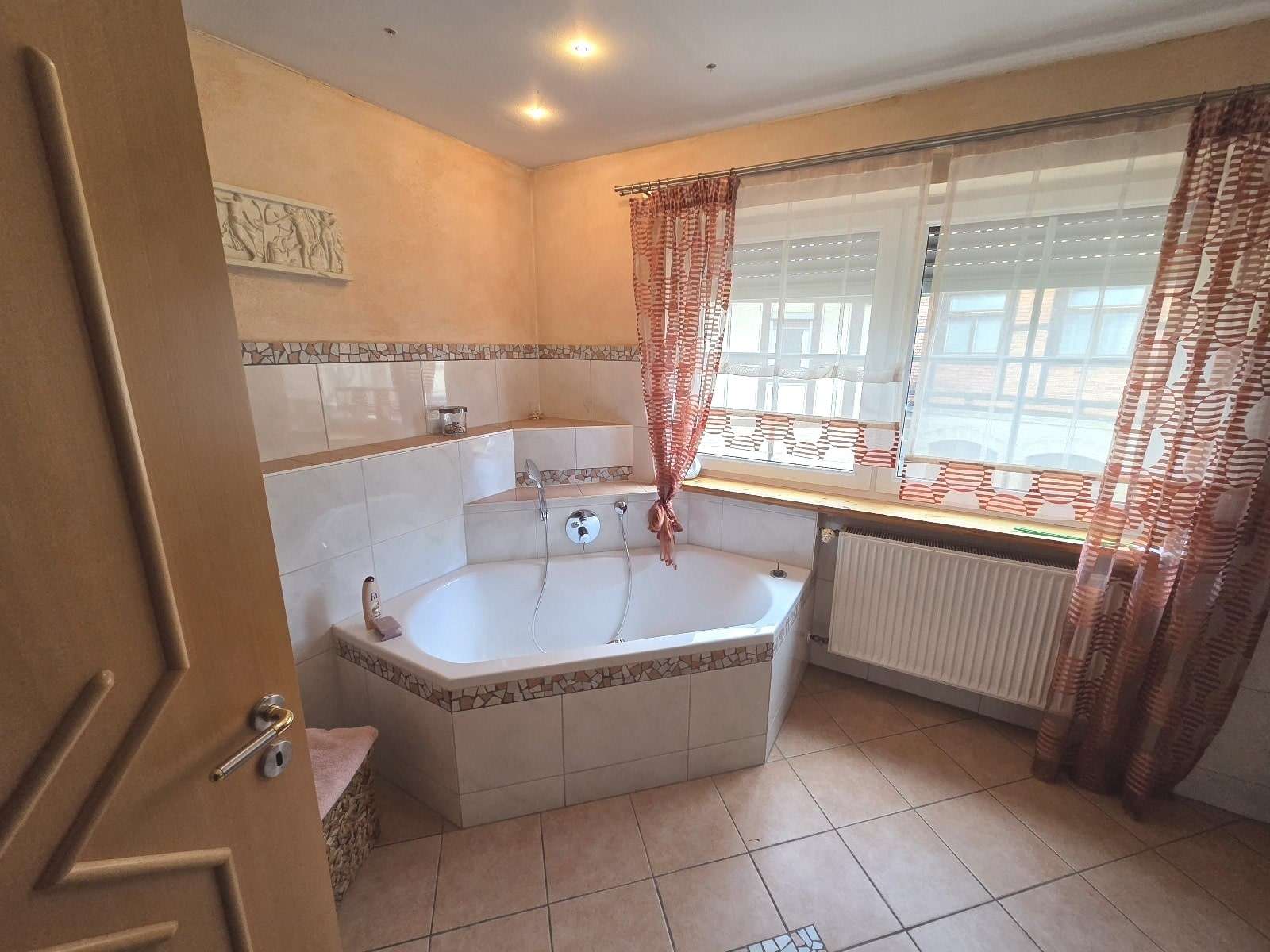 Immobilie in Maroldsweisach - *PREISREDUZIERUNG* Modernisiertes MFH inkl. Gewerbe mit Nebengebäude u. Garagen in zentraler Lage v - Bild 16