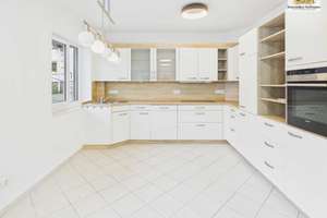 Modernisiertes Zweifamilienhaus in Alzenau
265 m² Wohnfläche – PV, Sauna & Premiumausstattung – Die vollständige Adresse der Immobilie erhältst du vom Anbieter., 63755 Alzenau – Vorschaubild 11