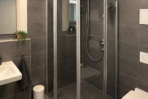 Moderne 2-Zimmer-Wohnung mit Balkon, Einbauküche und Tiefgarage – 71069 Sindelfingen – Vorschaubild 6