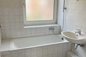 2,5 Zimmerwohnung mit Küchenzeile und Wannenbad – Woermannstraße 12, 24149 Kiel – Vorschaubild 6