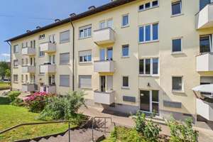 Bezugsfreie 3-Zimmerwohnung im EG mit zwei Balkonen!