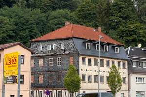 Interessante Lage - viel Potenzial
Geburtshaus Oskar Dressel – Die vollständige Adresse der Immobilie erhältst du vom Anbieter., 96515 Sonneberg – Vorschaubild 1