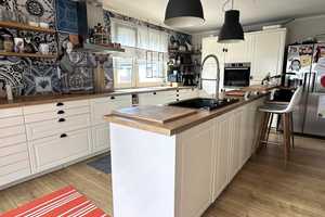 Liebevoll modernisiertes Wohlfühlzuhause mit Pool und Gartenparadies – Coburg (Kreis) – Vorschaubild 6