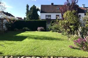 Lichtdurchflutetes Haus mit modernisiertem Bad und schönem Garten – Die vollständige Adresse der Immobilie erhältst du vom Anbieter., 90542 Eckental – Vorschaubild 2