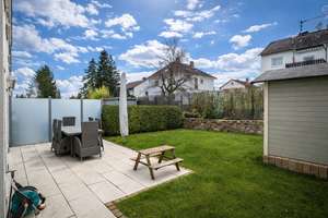 NEU *Paul & Partner* IHR HAUS MIT GARTEN, TERRASSE & CARPORT WARTET AUF SIE ! – Die vollständige Adresse der Immobilie erhältst du vom Anbieter., 65205 Nordenstadt, Wiesbaden – Vorschaubild 2