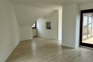 3-Zimmer DG Wohnung mit modernisierter Küche, Balkon & PV Anlage – Erlenfeld 20, 91056 Alterlangen, Erlangen – Vorschaubild 4
