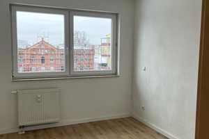 Loftartige Wohnung mit modernem Tageslichtbad, Badewanne, Abstellraum und Balkon! – Hafenstr. 12, 39106 Magdeburg – Vorschaubild 3