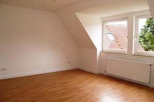 Doppelhaushälfte, großzügig, sonnig mit Kamin und Carport in Hamburg Volksdorf zu Verkaufen! – Die vollständige Adresse der Immobilie erhältst du vom Anbieter., 22359 Volksdorf, Hamburg – Vorschaubild 11