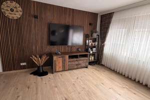 Geräumiges 7-Zimmer-Reihenmittelhaus in Stuttgart-Rohracker mit 152 m² Grundstück – Weinklinge 15B, 70329 Rohracker, Stuttgart – Vorschaubild 1
