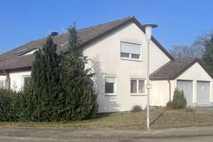 Großzügiges Wohnglück mit Weitblick: Zweifamilienhaus in ruhiger Lage von Eigenzell – Die vollständige Adresse der Immobilie erhältst du vom Anbieter., 73479 Ellwangen (Jagst) – Vorschaubild 1