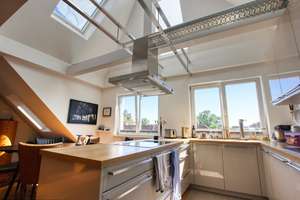 DREAMHOUSE Immobilien: Attraktiver Dachgeschossausbau mit großzügigem Grundriss – Die vollständige Adresse der Immobilie erhältst du vom Anbieter., 22763 Ottensen, Hamburg – Vorschaubild 2