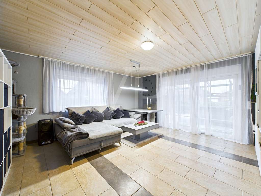 Immobilie in Rechtsupweg - Mehrgenerationenhaus mit Luxus-Extras: Pool, Sauna und Fitnessraum - Bild 3