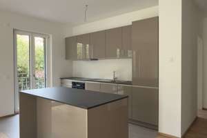 4 Zimmerwohnung mit großer Terrasse direkt am Rheinufer – Die vollständige Adresse der Immobilie erhältst du vom Anbieter., 55252 Mainz-Kastel, Wiesbaden – Vorschaubild 3