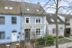 RESERVIERT: Gründerzeitjuwel in Schwachhausen -
Stilvolle Doppelhaushälfte – Die vollständige Adresse der Immobilie erhältst du vom Anbieter., 28211 Radio Bremen, Bremen – Vorschaubild 26