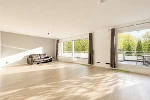 Exklusiv-Penthouse, barrierefrei, umlaufende Südwest-Dachterrasse, grün, uneinsehbar, absolut ruhig – Die vollständige Adresse der Immobilie erhältst du vom Anbieter., 81545 Harlaching, München – Vorschaubild 2