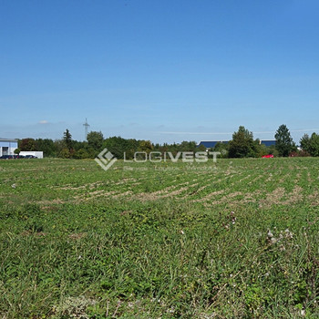 Großzügige Grundstücksfläche für einen Gewerbehallen-Neubau direkt an der A4