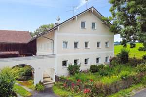 Uriges Bauernhaus mit Stall und Stadl! Landwirtschaftsfläche inklusive! – Die vollständige Adresse der Immobilie erhältst du vom Anbieter., 94157 Perlesreut – Vorschaubild 1