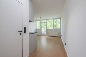 Lichtdurchflutetes City-Apartment mit Design-EBK I Balkon I Aufzug I hochwertigem Badezimmer, bezugs – Eisenzahnstraße 14, 10709 Wilmersdorf, Berlin – Vorschaubild 5