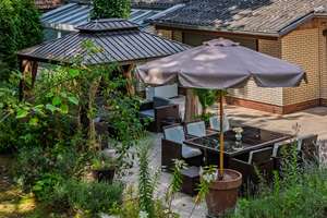 Großzügiges Mehrgenerationen-Ensemble mit zwei Häusern, Pool und viel Privatsphäre – 14089 Kladow, Berlin – Vorschaubild 34
