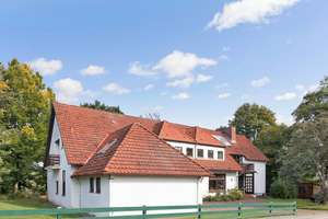 Repräsentatives Anwesen mit 12 Zimmern und Gartenparadies – Die vollständige Adresse der Immobilie erhältst du vom Anbieter., 24357 Hummelfeld – Vorschaubild 23