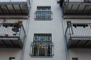 Wunderschöne 2-Zimmer Altbauwohnung mit Balkon und Wohnküche – München – Vorschaubild 6