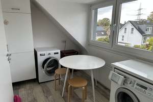 Möblierte helle  3-Zimmer Dachgeschosswohnung in Köln-Höhenhaus – Im Weidenbruch 93, 51061 Höhenhaus, Köln – Vorschaubild 9