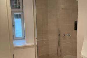 Wohnen im Stilaltbau: Ruhige Innenhoflage mit Balkon nahe der Maximilianstraße – Mannhardtstraße 5, 80538 Lehel, München – Vorschaubild 4