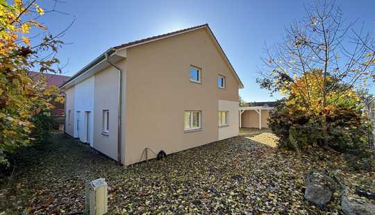 Bild von Energieeffiziente Doppelhaushälfte mit Fussbodenheizung, Garage, Carport, Schuppen uvm.