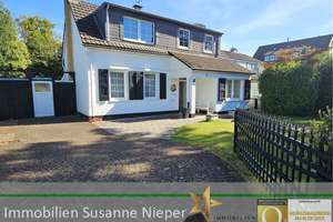 Charmantes, freistehendes Einfamilienhaus mit Wintergarten und Atelier in Solingen Aufderhöhe – Die vollständige Adresse der Immobilie erhältst du vom Anbieter., 42699 Ohligs/Aufderhöhe/Merscheid, Solingen – Vorschaubild 1