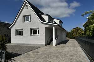 Großzügiges Einfamilienhaus mit 9 Zimmern in Hamburg-Schnelsen