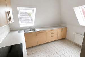 Großzügige 4-Zimmer-Dachgeschosswohnung mit 109,65 m² und Einbauküche in Kiel-Hassee – Die vollständige Adresse der Immobilie erhältst du vom Anbieter., 24113 Hassee, Kiel – Vorschaubild 11