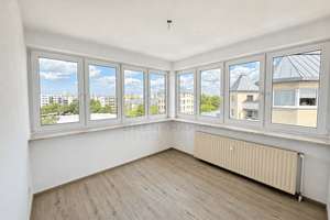 ca. 84 m² - Großzügige 2,5 Zimmer-Maisonette-Wohnung mit Aufzug, Balkon und TG-Stellplatz – Albert-Schweitzer-Straße 24, 18147 Toitenwinkel, Rostock – Vorschaubild 9