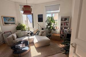 Charmante Altbauwohnung im Herzen des Bohnenviertels – Wohnen direkt am Schellenturm – Katharinenplatz 1, 70182 Rathaus, Stuttgart – Vorschaubild 2