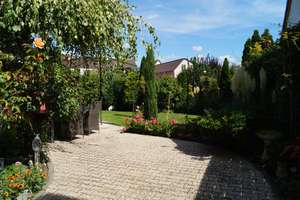 Geschmackvoll angelegtes Gartenidyll und ein komplett saniertes Anwesen, sofort zum Einziehen. – Die vollständige Adresse der Immobilie erhältst du vom Anbieter., 64521 Groß-Gerau – Vorschaubild 11