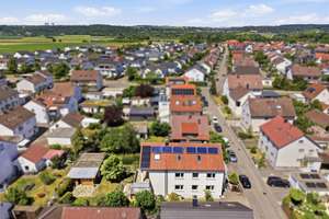 Großzügiges Zweifamilienhaus mit Ausbaureserve in Top-Lage von Neu-Ulm / Burlafingen – Die vollständige Adresse der Immobilie erhältst du vom Anbieter., 89233 Neu-Ulm – Vorschaubild 3