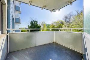 +++ am Waldrand - 3.OG - West-Balkon mit Waldblick - modernisiert & renoviert - inkl. Kfz-Stpl. +++
