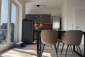 Lichtdurchflutete Dachgeschosswohnung mit sonniger Dachterrasse – Vogesenstr 15c, 81825 Waldtrudering, München – Vorschaubild 3
