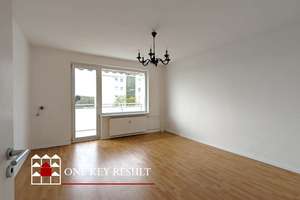 Helle, ruhige 4 Zimmer Eigentumswohnung mit tollem Ausblick vom Süd Balkon – Machnower Str. 64, 14165 Zehlendorf, Berlin – Vorschaubild 2