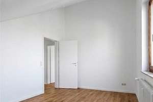 Frisch renovierte Wohnung mit außergewöhnlicher Raumhöhe, neuer Einbauküche, Südbalkon und Garage – Die vollständige Adresse der Immobilie erhältst du vom Anbieter., 72770 Betzingen, Reutlingen – Vorschaubild 6