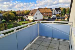 Schöne, ruhig gelegene 3-Zimmer Dachgeschosswohnung mit Balkon und Gartenmitbenutzung in Vellmar