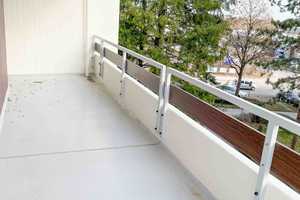 Anfragen per E-mail! Wohnung mieten Augsburg-Göggingen! -Top sanierte, geschmackvolle 2 Zimmerwohnun – Bergiusstraße 72, 86199 Augsburg – Vorschaubild 1