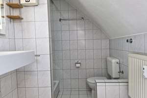 Nettes saniertes Dachgeschoss-Apartment (Provisionsfrei) im Zentrum von Düsseldorf – Die vollständige Adresse der Immobilie erhältst du vom Anbieter., 40215 Friedrichstadt, Düsseldorf – Vorschaubild 19