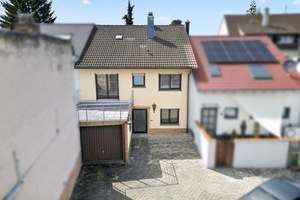 Familienglück mit Garten, Garage und zusätzlichem Entwicklungspotenzial in Durlach-Aue