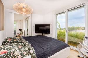 Seltene Gelegenheit! Exklusives Neubauapartment mit eigenem Garten -direkte Wasserlage an der Dahme! – Die vollständige Adresse der Immobilie erhältst du vom Anbieter., 12527 Grünau, Berlin – Vorschaubild 8