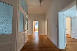 Altbaucharme trifft Wohnkomfort – Stilvolle 4-Zimmer-Wohnung mit Balkon, Einbauküche und Stellplatz – 60435 Eckenheim, Frankfurt am Main – Vorschaubild 7