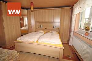 EINFAMILIENHAUS MIT FERIENWOHNUNG UND ZWEI FERIENHÄUSER MIT TOPAUSSTATTUNGEN AUF GROSSEM GRUNDSÜCK – Ostvorpommern (Kreis) – Vorschaubild 21
