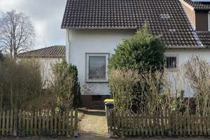 5-Zimmer-Doppelhaus auf großem sonnigen Grundstück in Hannover-Bothfeld – Damaschkestraße 13, 30659 Bothfeld, Hannover – Vorschaubild 5